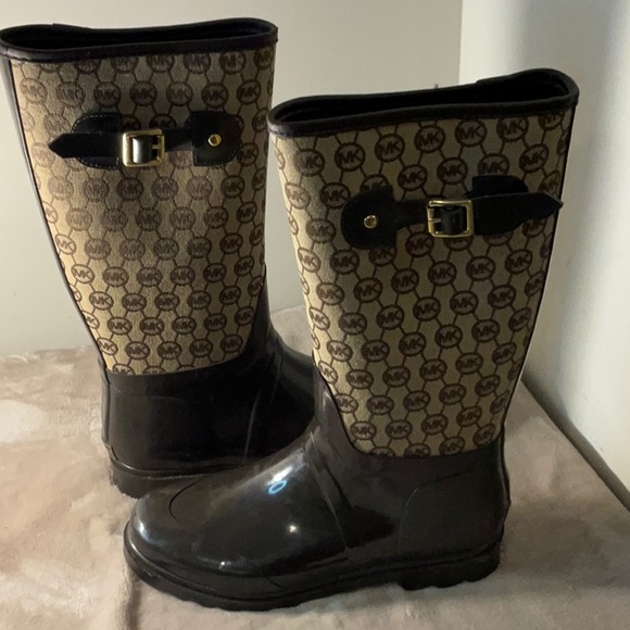 EUC Michael Kors Rain Boots - Size 10 - Picture 4 of 8